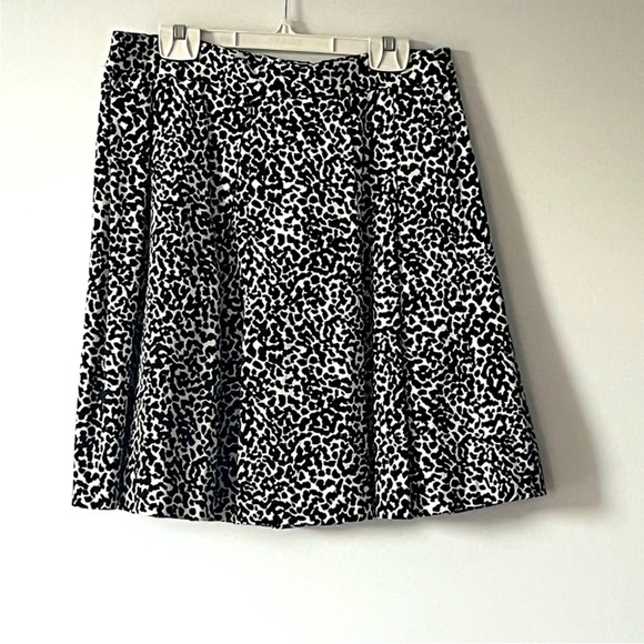 BANANA REPUBLIC Printed Pleated Skirt - Picture 2 of 5